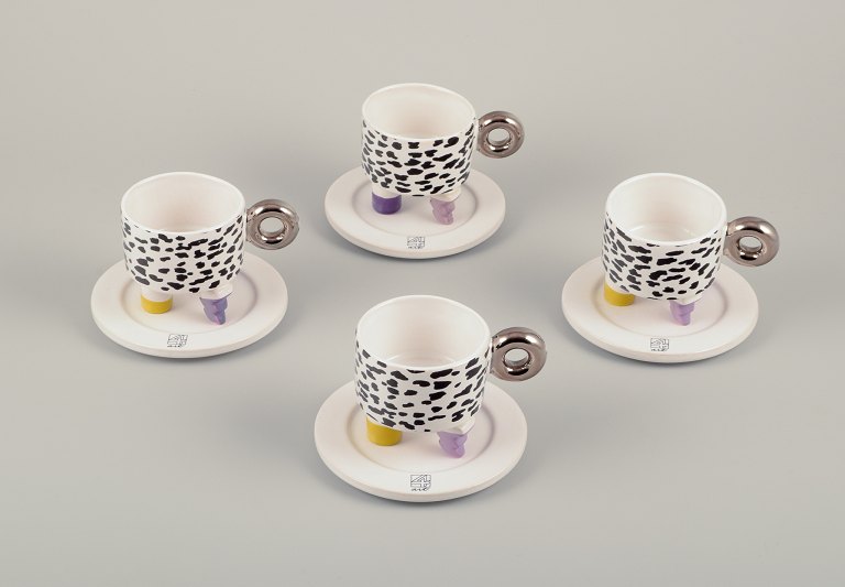 Fransk studio keramiker.Fire par kaffekopper i fajance.