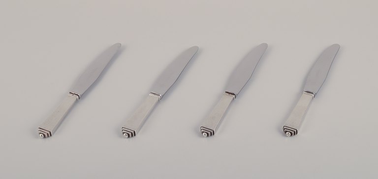Georg Jensen Pyramid.Four short-handled lunch knives in sterling silver with stainless steel blade.