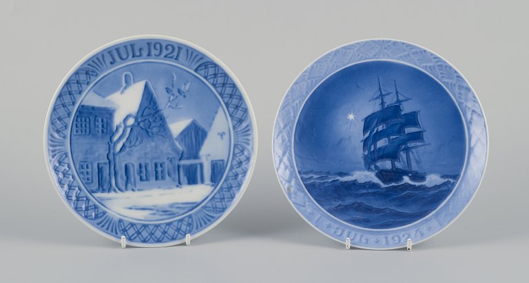 Royal Copenhagen, two Christmas plates.Years: 1921 and 1924.