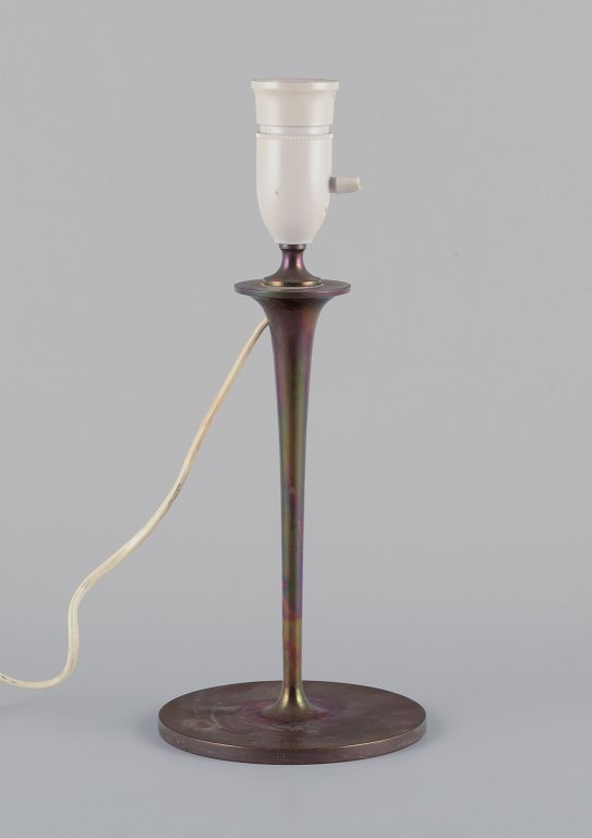 Bruno Paul, tysk arkitekt.Art Deco bordlampe i poleret messing.