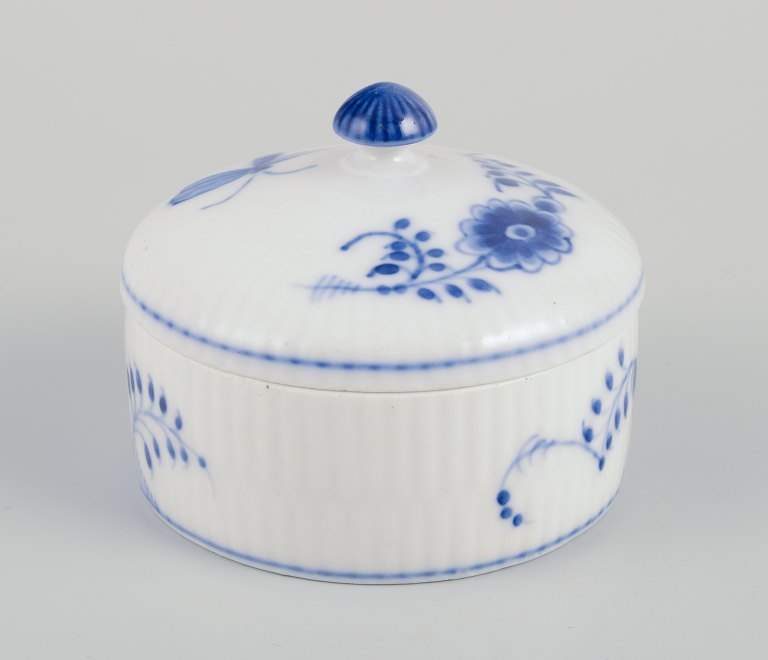 Royal Copenhagen Musselmalet Riflet lågkrukke