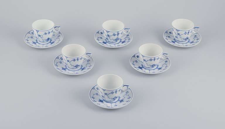 Royal Copenhagen Musselmalet Riflet.Seks kaffekopper med tilhørende underkopper.