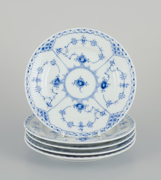 Royal Copenhagen Musselmalet Halvblonde, fem kagetallerkener i håndmalet porcelæn.
