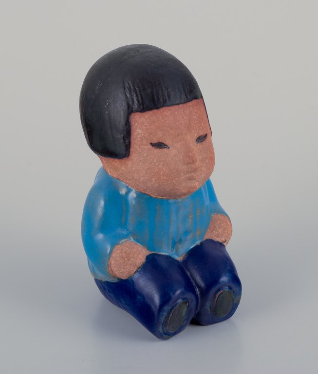Lisa Larson for Gustavsberg. "Mei" figur i keramik fra "Alle verdens børn".