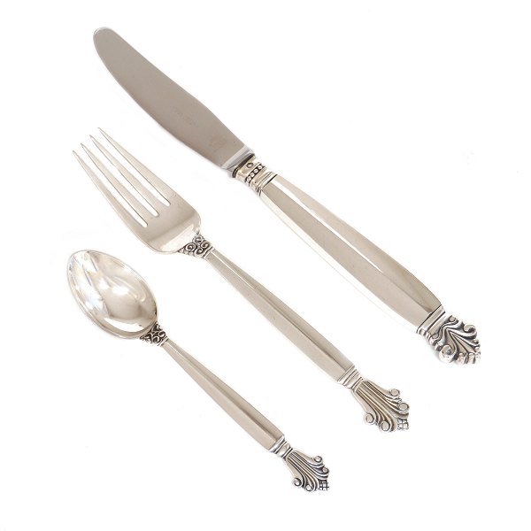 Georg Jensen Dronning bestik. Johan Rohde år 1917 for Georg Jensen sterling sølv frokostbestik til 12 personer med tagtøj. 40 dele i alt