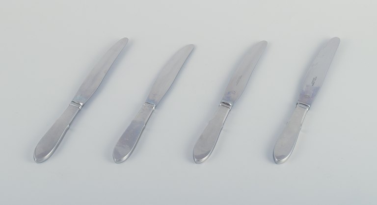 Gundorph Albertus for Georg Jensen. Fire Mitra middagsknive i rustfrit stål. Georg Jensen knivblad.