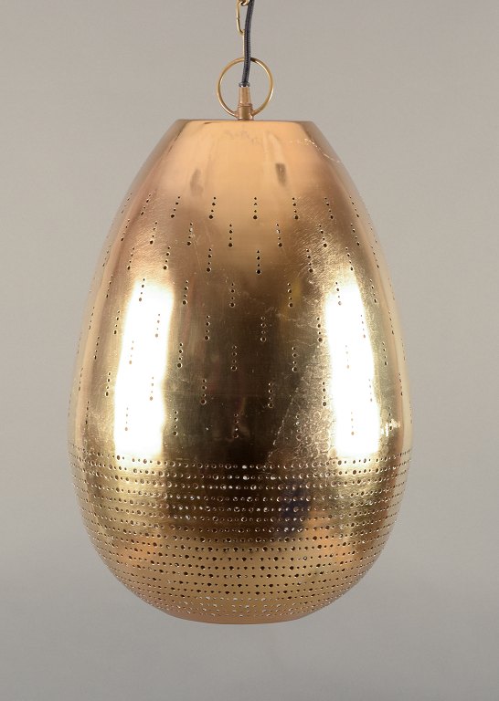 Hedemann, Danmark. Stor loftslampe i messing.