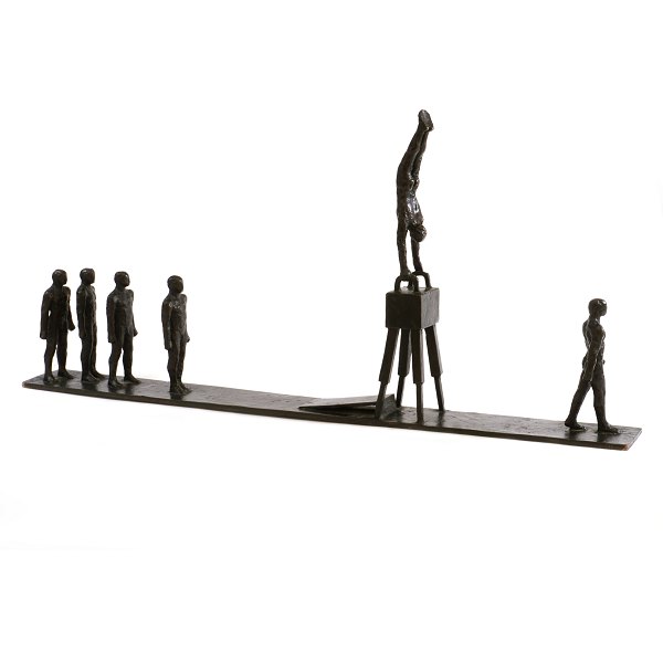 Keld Moseholm skulptur. Keld Moseholm, 1936-2023, unika skulptur i bronze, "Gymnastik". H: 33cm. L: 71cm. B: 8cm