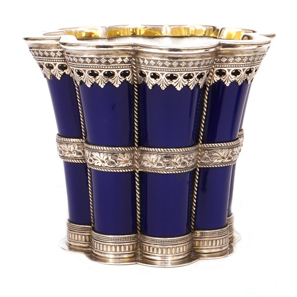 Royal Copenhagen Magrethebæger med sølvmontering i sterlingsølv fra A. Michelsen. H: 12cm