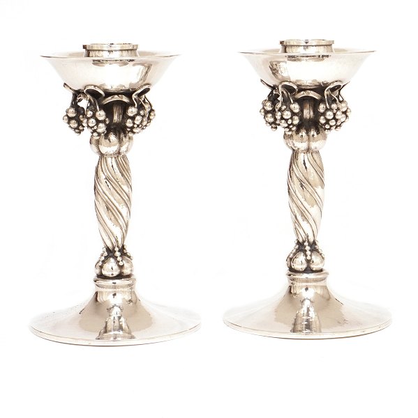 Et par Georg Jensen druestager i sterlingsølv 263. Stemplet Georg Jensen efter 1945. God stand. H: 15cm