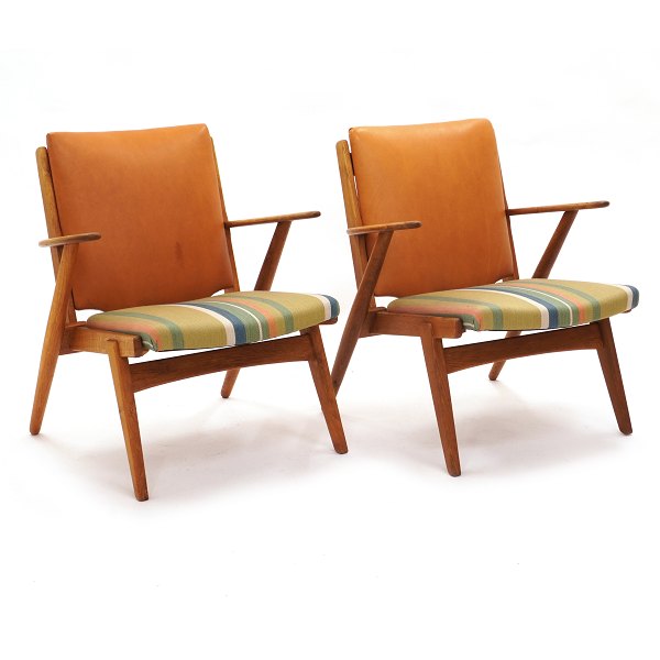 Pair of rare lounge chairs, oak, by Arne Wahl-Iversen 1954 manufactured by Hans Hansen & Son, Odense