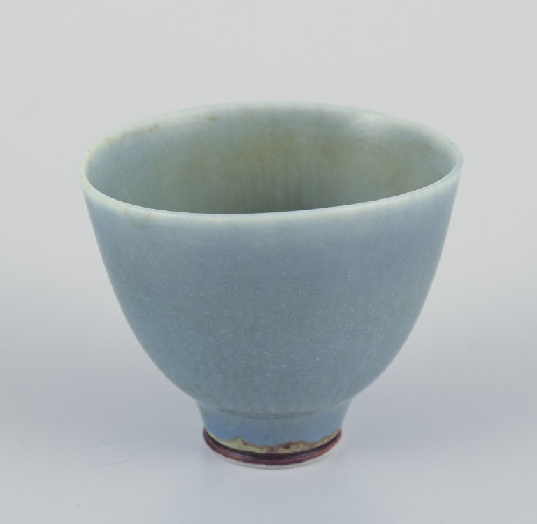 Berndt Friberg for Gustavsberg Studiohand, Sverige. Unika miniature keramikskål.