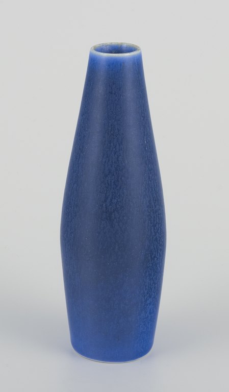 Per Linnemann-Schmidt  for Palshus, Danmark.Keramikvase i blå harepelsglasur.
