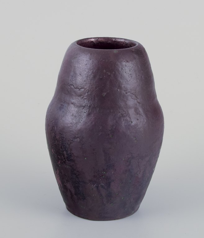 Søren Kongstrand.Vase in lustre glaze.