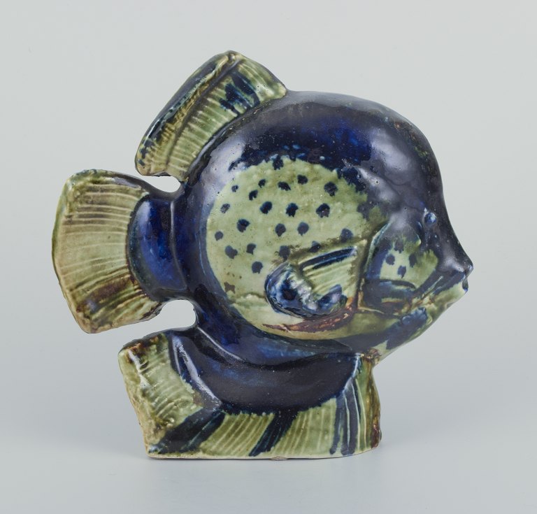 Carl Harry Stålhane for Designhuset, Sverige.Unika skulptur af fisk i stentøj.