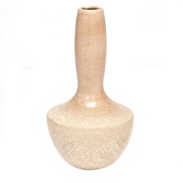 Large Per Weiss, Denmark, 1953-2023, stoneware vase. Signed Weiss 20. H: 31cm. D: 16cm