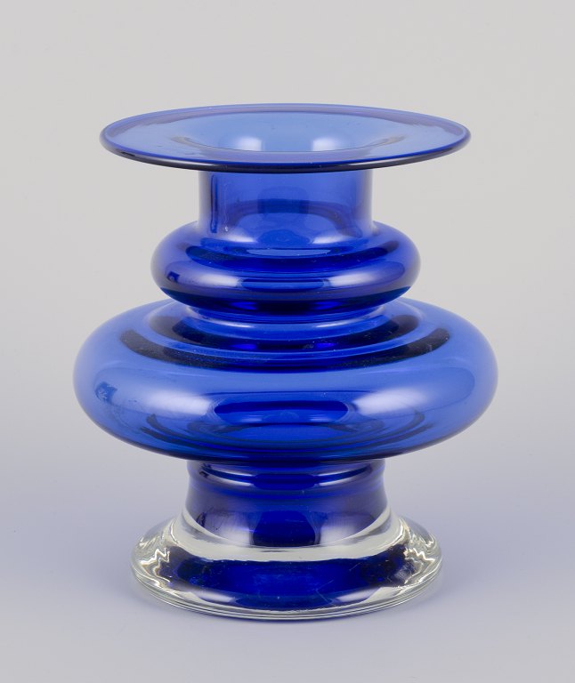 Tamara Aladin for Riihimäen Lasi.Large art glass vase in blue.