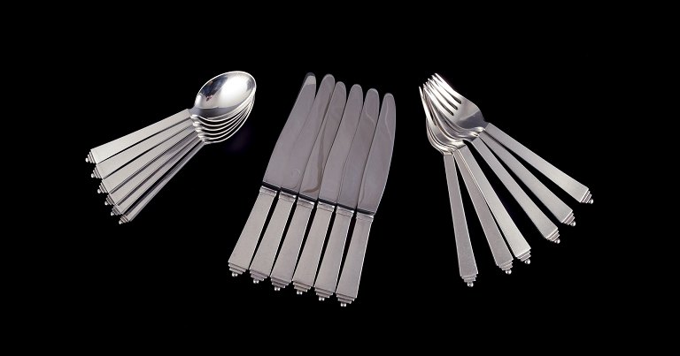 Georg Jensen Pyramide.Komplet sekspersoners frokostservice i sterlingsølv.