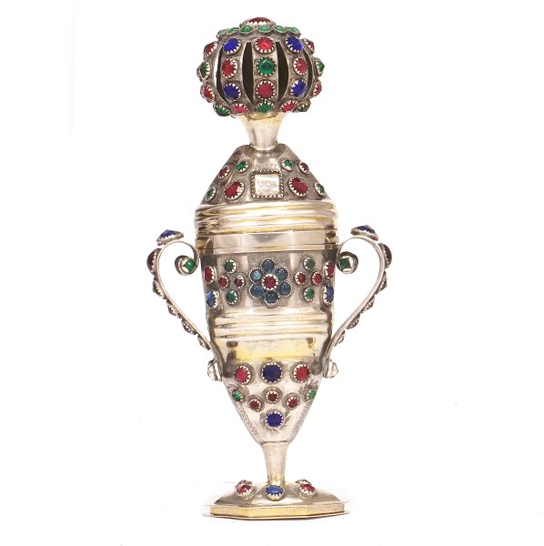 Very large Danish silver vinaigrette circa 1830 by Dethlefsen, Sonderburg. H: 15cm