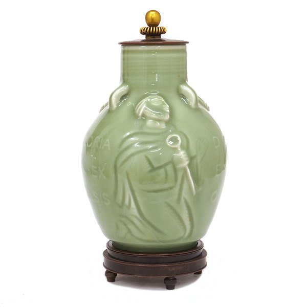 Jais Nielsen lidded stoneware vase celadon glazed. Bronze lid and base by Knud Andersen for Royal Copenhagen. H: 25,5cm