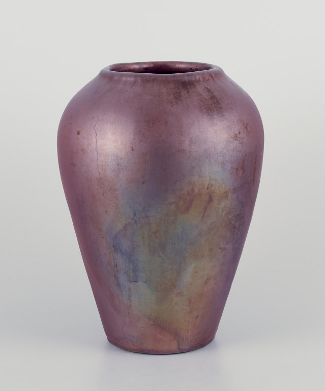 Jens Petersen, Danish ceramicist.Large unique vase in shiny lustre glaze.