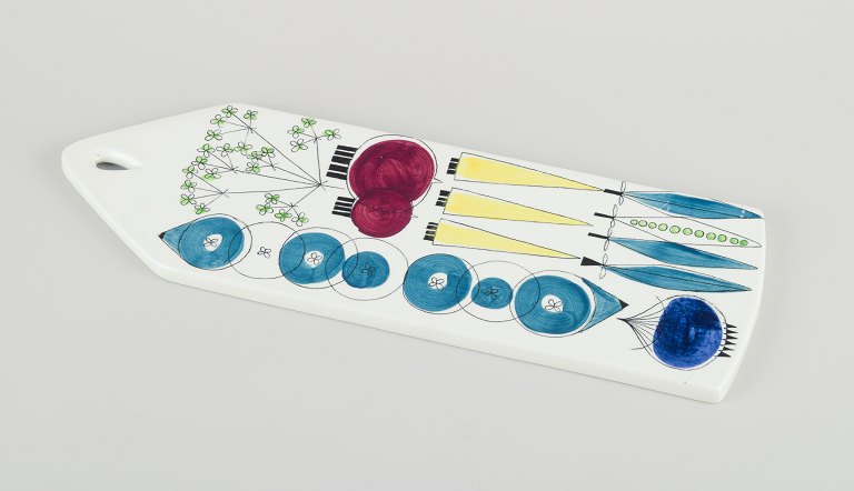 Marianne Westman for Rörstrand, Sweden.Large oval "Picknick" cutting board in glazed porcelain.