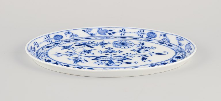 Meissen, Tyskland.Løgmønstret sættebakke i porcelæn.