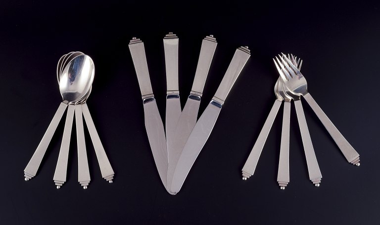 Georg Jensen Pyramid. Complete dinner service for four people.