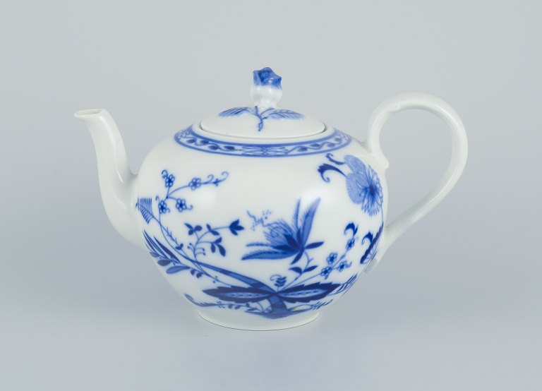 Tekande i løgmønstret dekoration. Porcelæn.