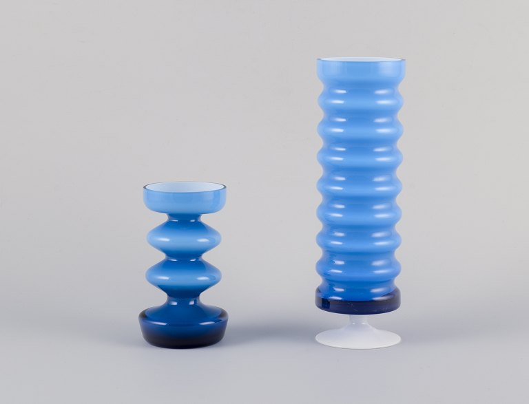 P. O. Ström (Peo Olof Ström, 1930–1992) for Alsterfors Glasbruk, Swedish glass artist.Two art glass vases in wavy design.
