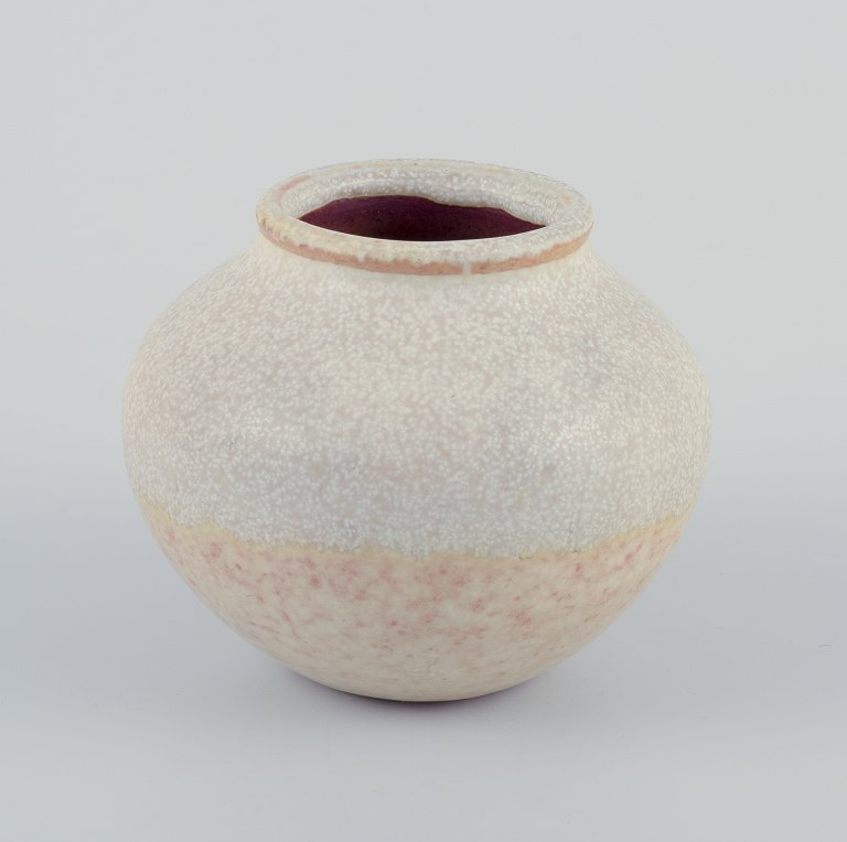 Nils Thorsson for Royal Copenhagen.Unika miniature vase af stentøj.