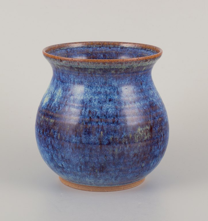 Svensk keramiker.Unika vase af keramik.