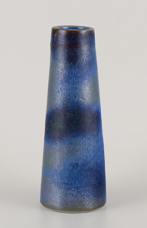 Elly Kuch (1929-2008) and Wilhelm Kuch (1925-2022). Unique ceramic vase.