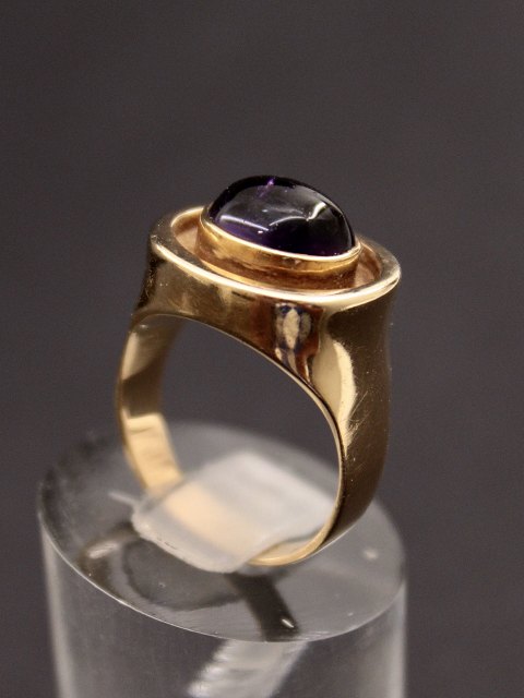 14 karat guld ring med ametyst