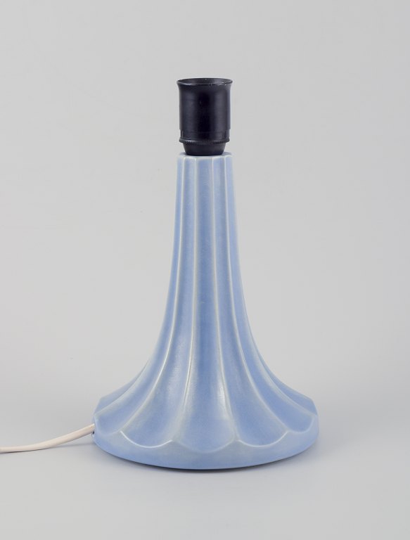 Ewald Dahlskog (1894-1950) for Bo Fajans, Gefle, Sverige.Art Deco bordlampe af keramik, rillet design.