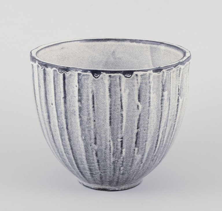Svend Hammershøi for Kähler.Large ceramic vase/plant pot.