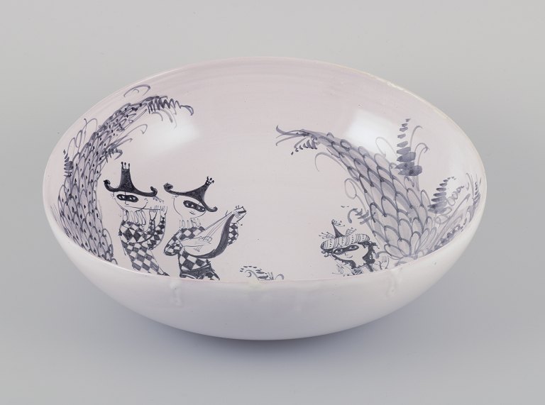 Bjørn Wiinblad, own workshop.Large and early unique earthenware bowl.