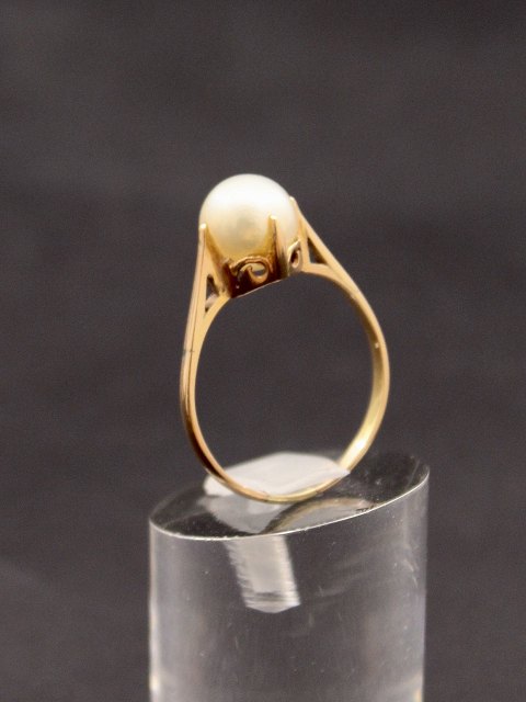 14 karat guld ring med ægte perle
