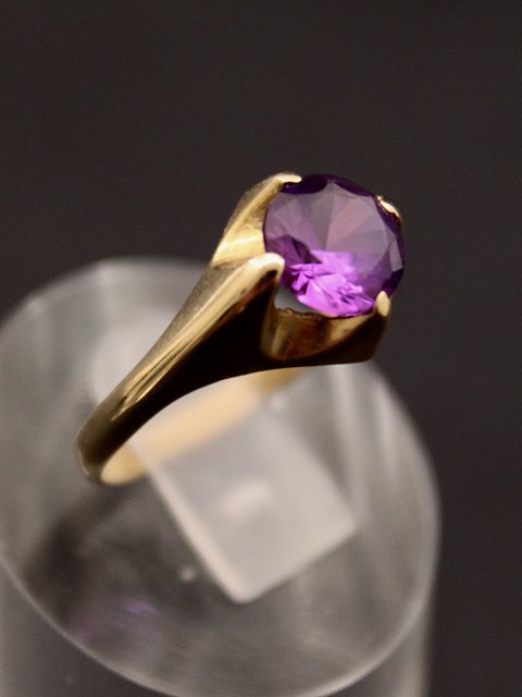 14 karat guldring med ametyst størrelse