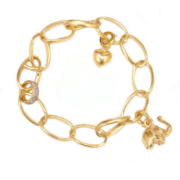 Ole Lynggaard LOVE armlænke i 14kt guld med vedhæng i form af elefant, hjerte og ring med brillanter. L:  20,5cm