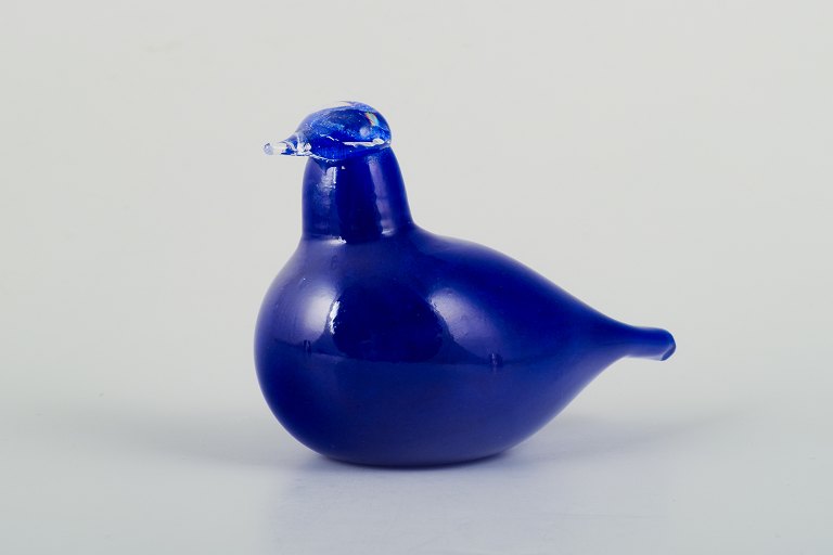Oiva Toikka for Nuutajärvi Notsjö/Iittala. Fugl i mundblæst blåt kunstglas.