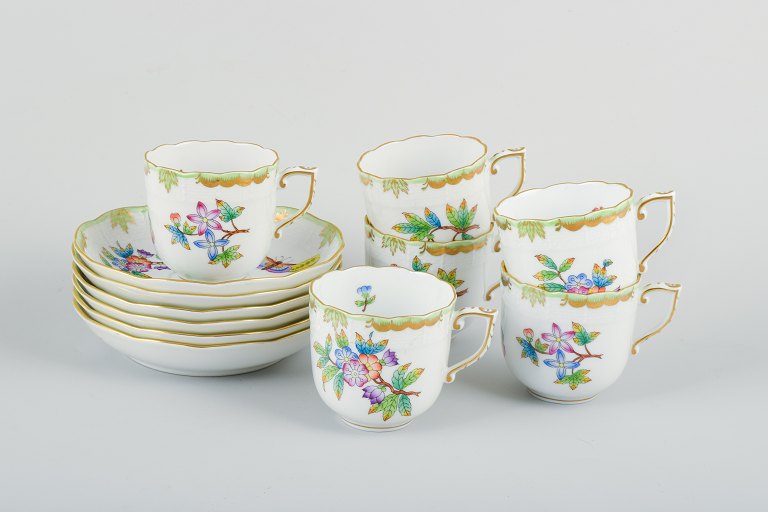 Herend, Ungarn. Et seks-personers Queen Victoria kaffeservice i porcelæn.