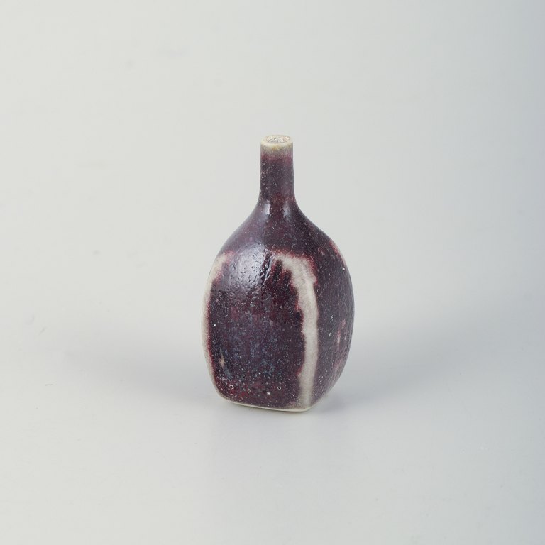 Antageligt Stig Lindberg, miniature vase af stentøj, studio hand for Gustavsberg.