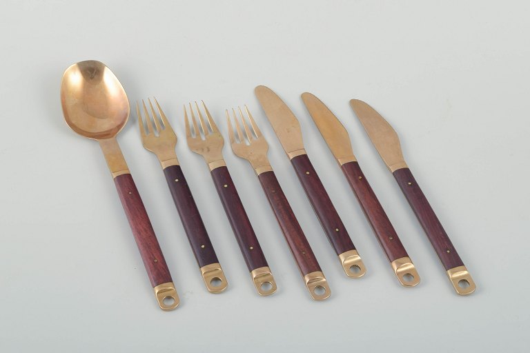 Brøste. 3-personers middagsbestik af bronze og rosentræ, model 222.