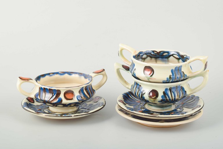 Kähler, DenmarkThree bouillon cups with matching saucers.