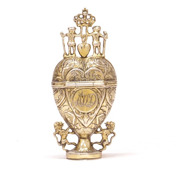 Gilt Danish silver vinaigrette by Martin Westrup, Copenhagen, 1788-1838. Dated 1805. H: 10,1cm