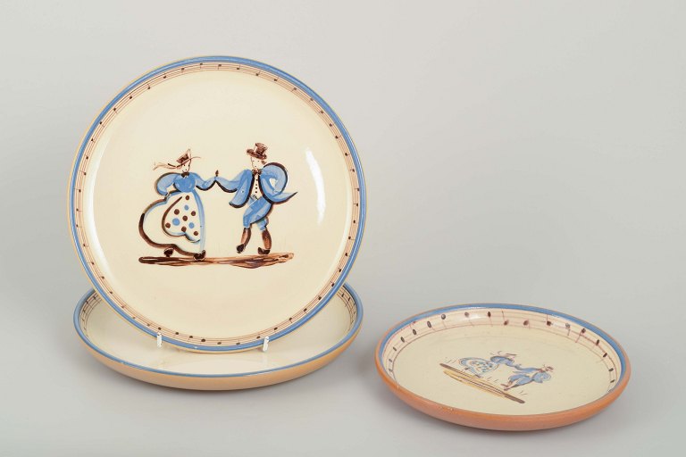 Dansk studiokeramikTre fade med danse-motiver, ca. 1940/50’erne.