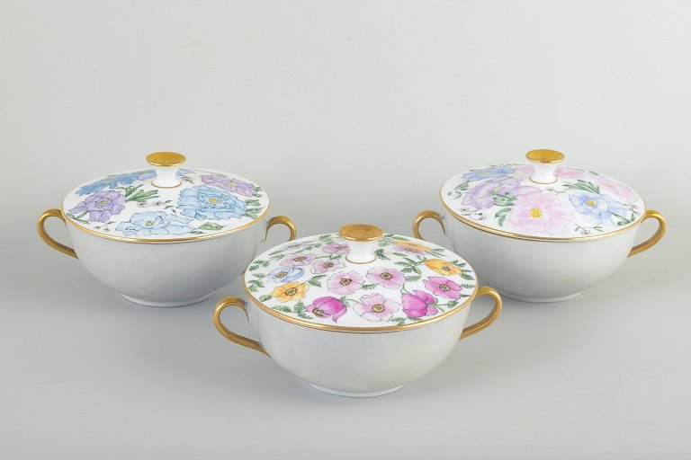 Bing & Grøndahl, bouillon cups with lids, 1960s.