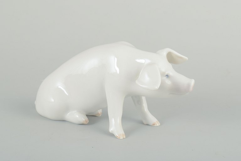 Royal CopenhagenPig, model 1400, 1910s.