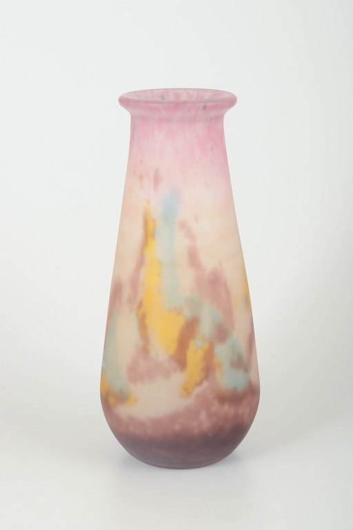 Muller Frères, LunevilleArt Deco art glass vase, 1930s.